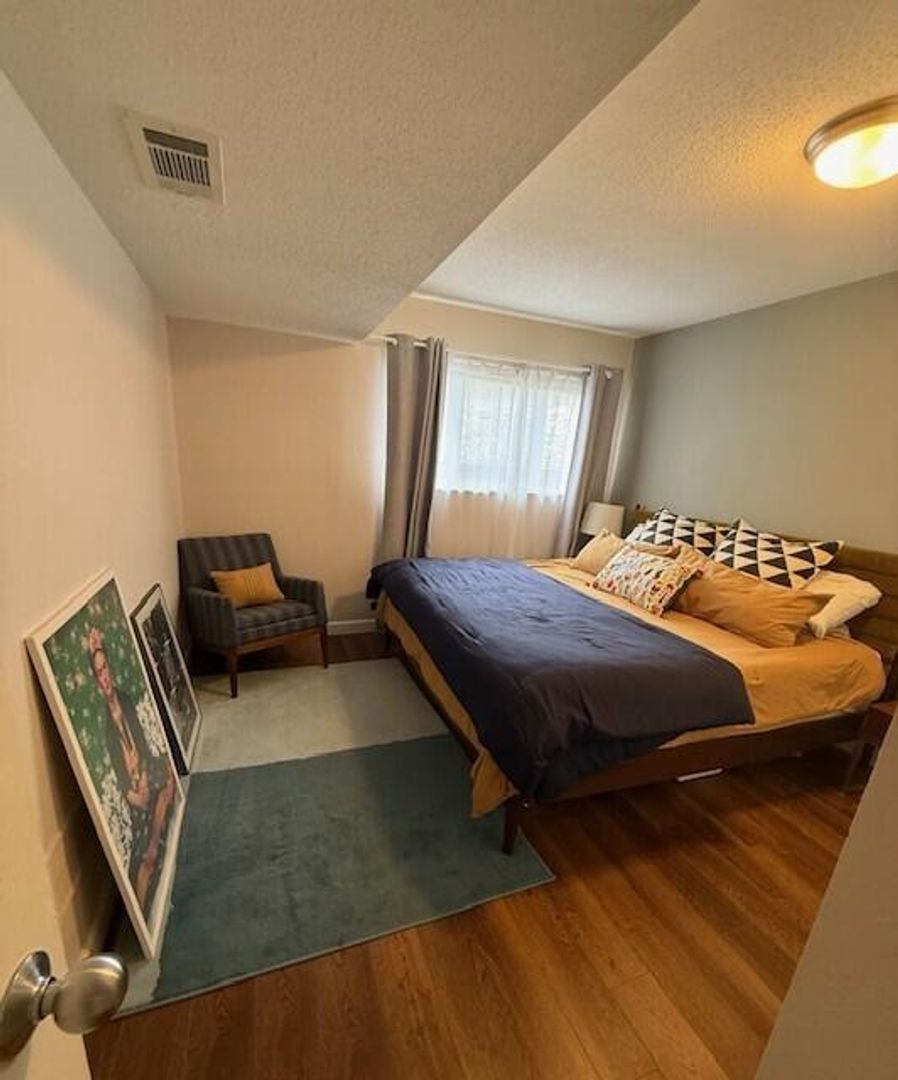 111 Fieldcrest #104 9 of 12
