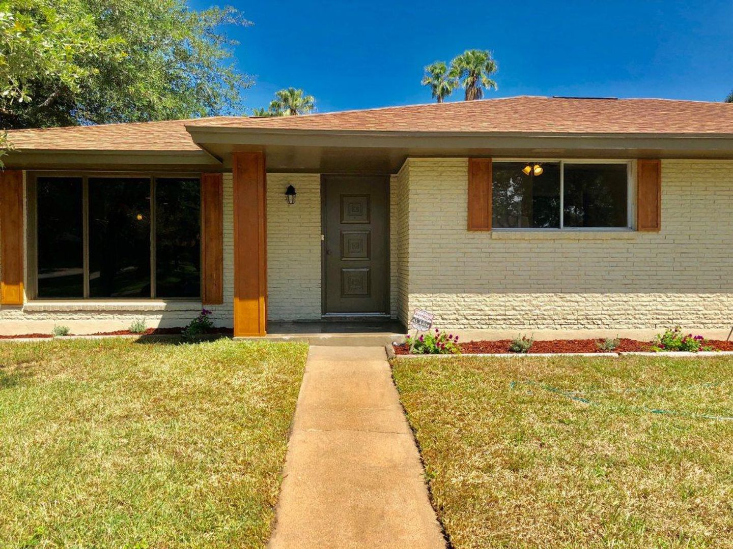 Corpus Christi House: 11110 Jackson Terrace