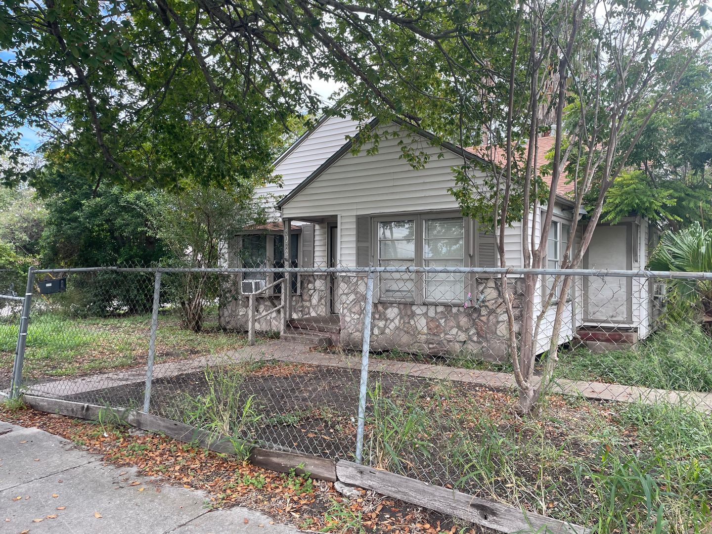 Corpus Christi House: 2022 Craig St.