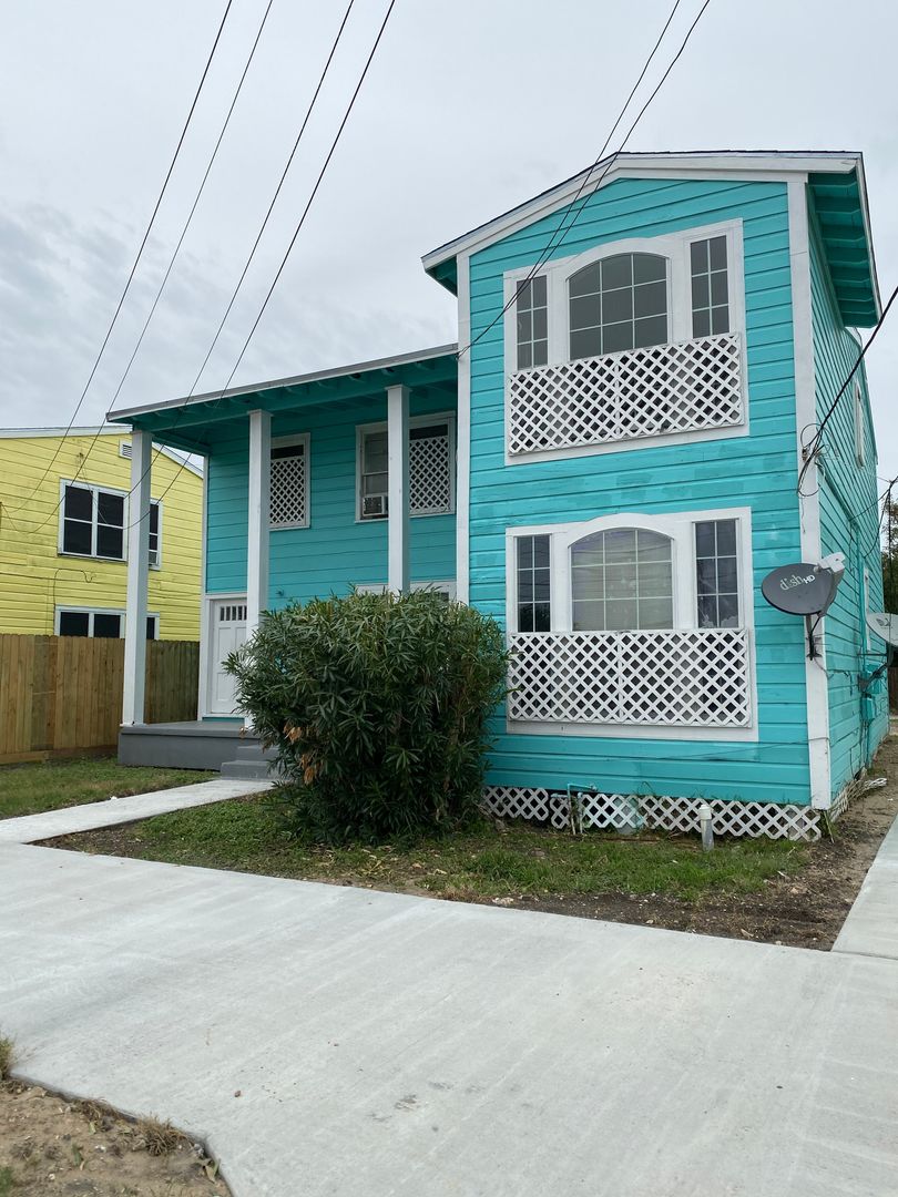 Corpus Christi House: 1650 18th St