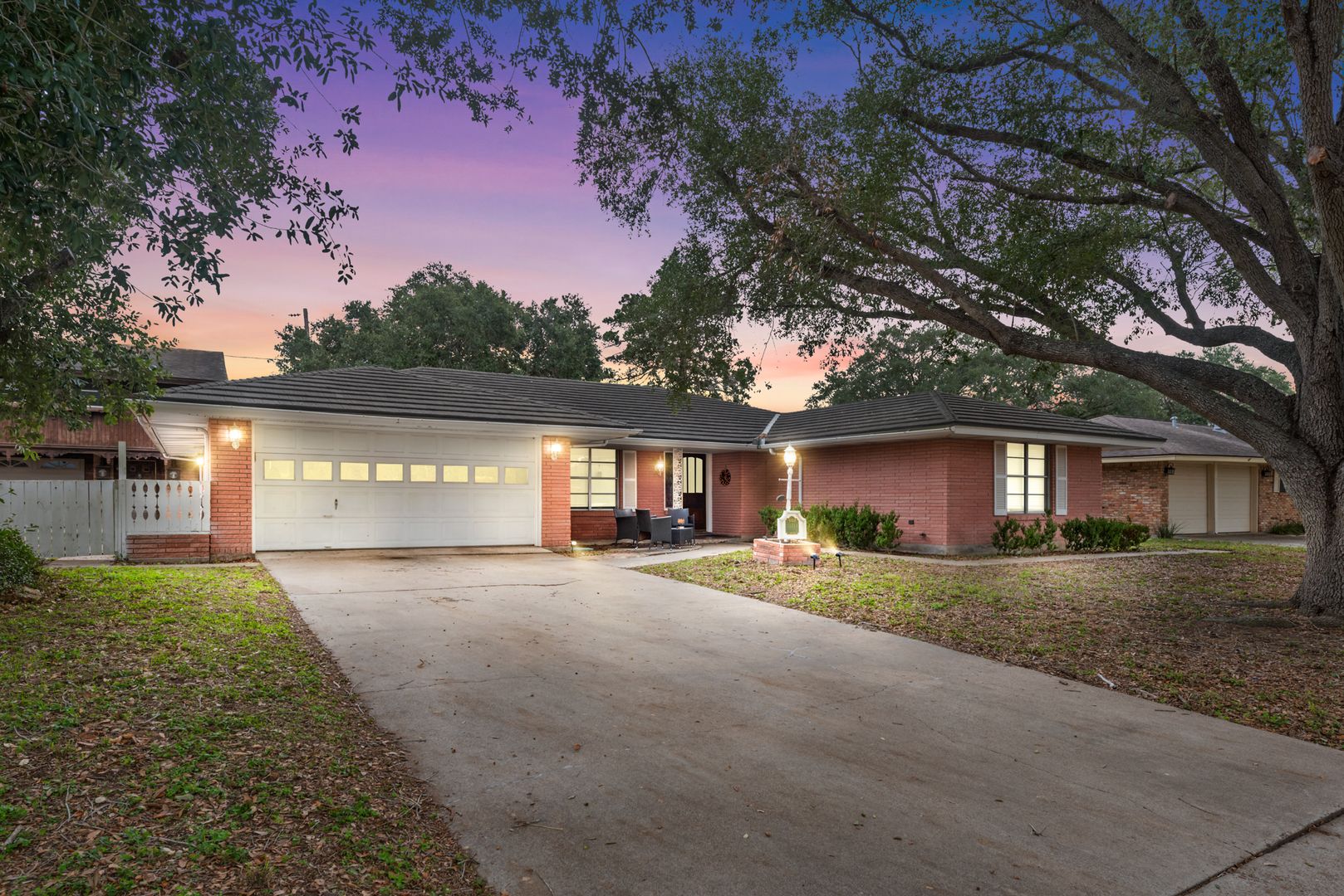 Corpus Christi House: 10714 Glenwood St.