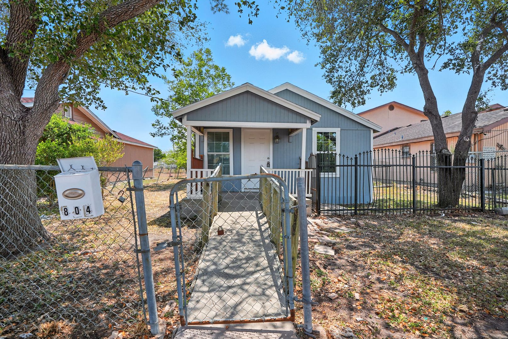 Robstown House: 804 Illinois St