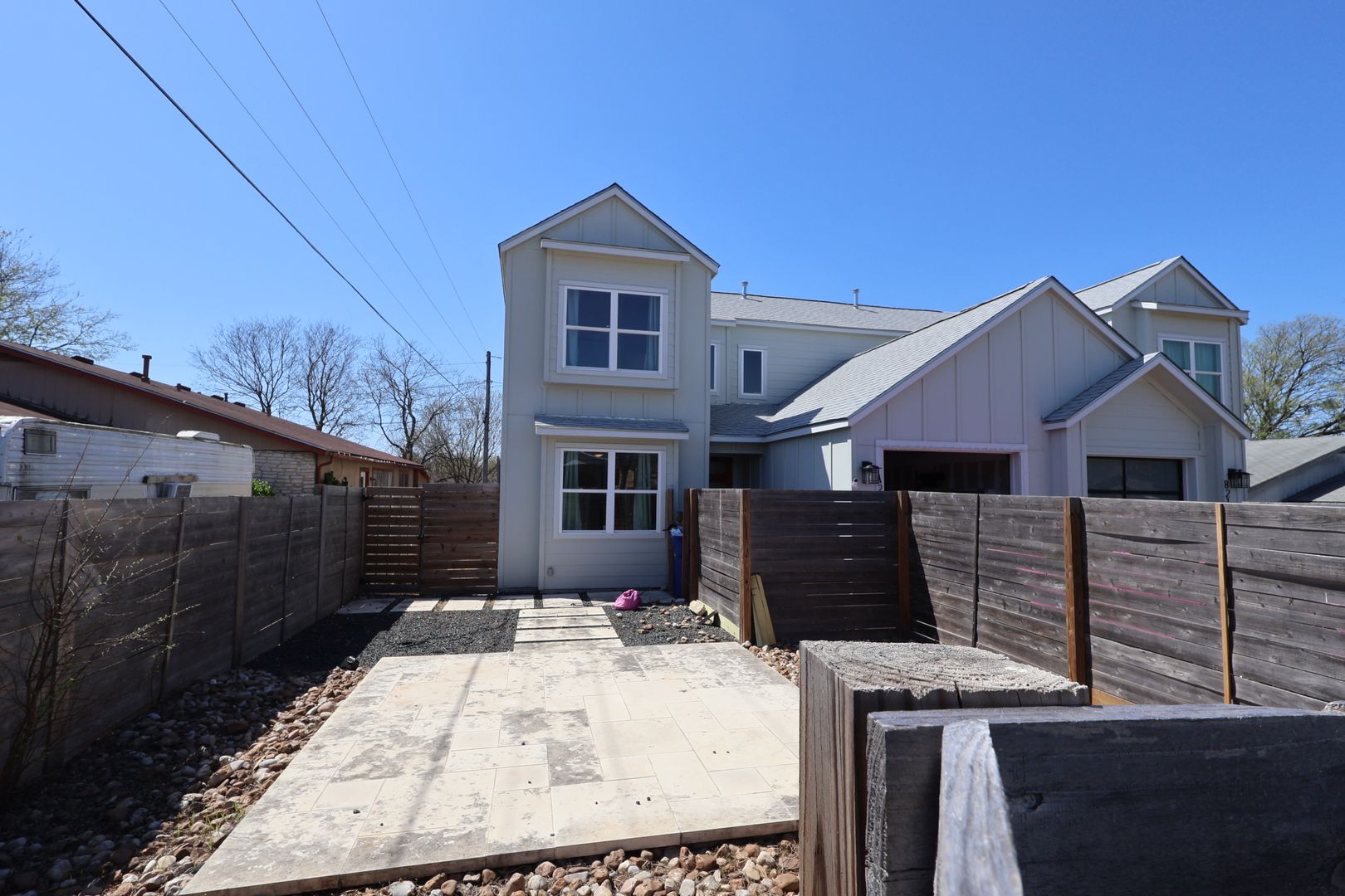 Austin House: 2105 Donahue Ln