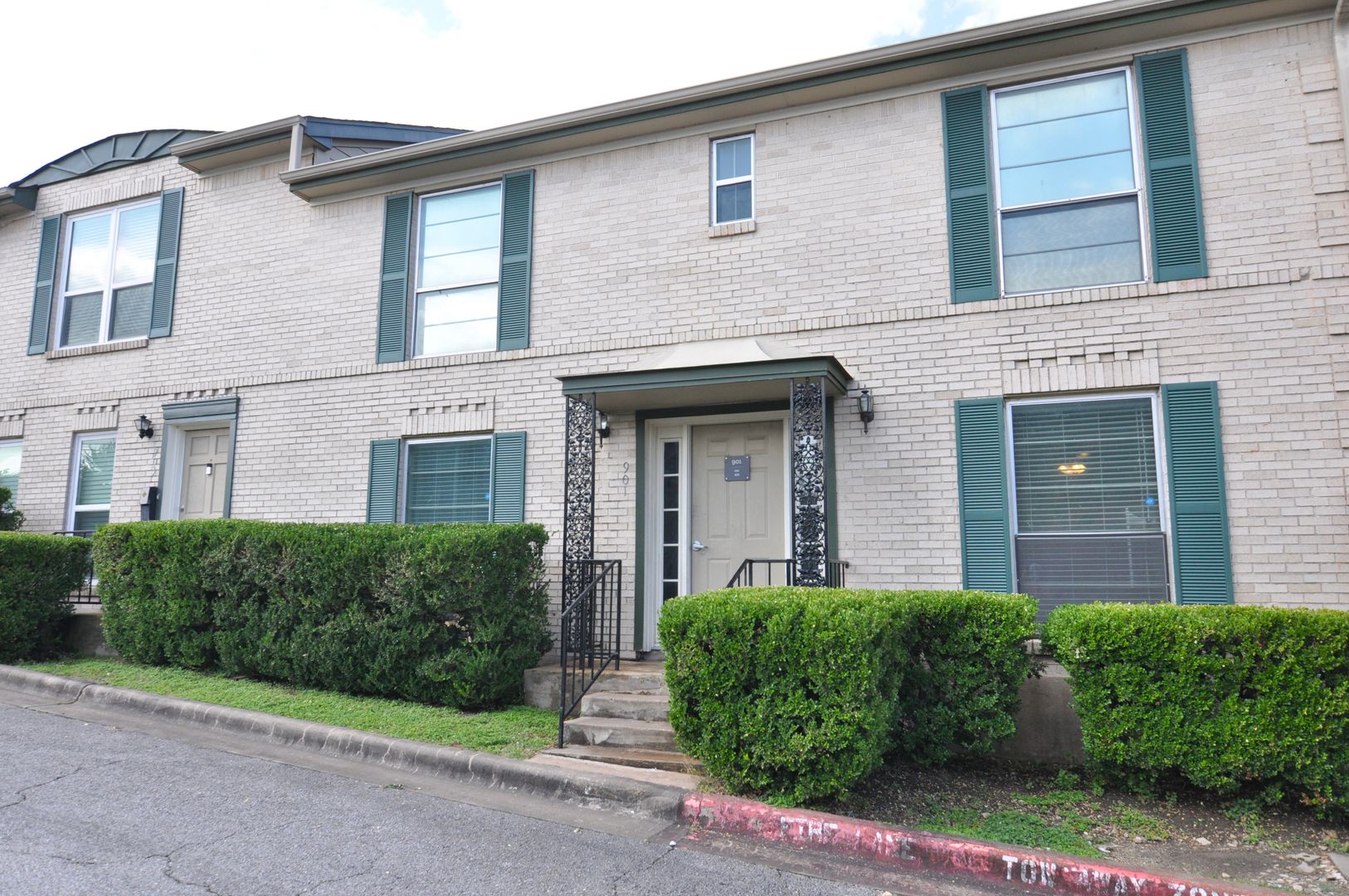 Austin House: 901 E. Oltorf #101