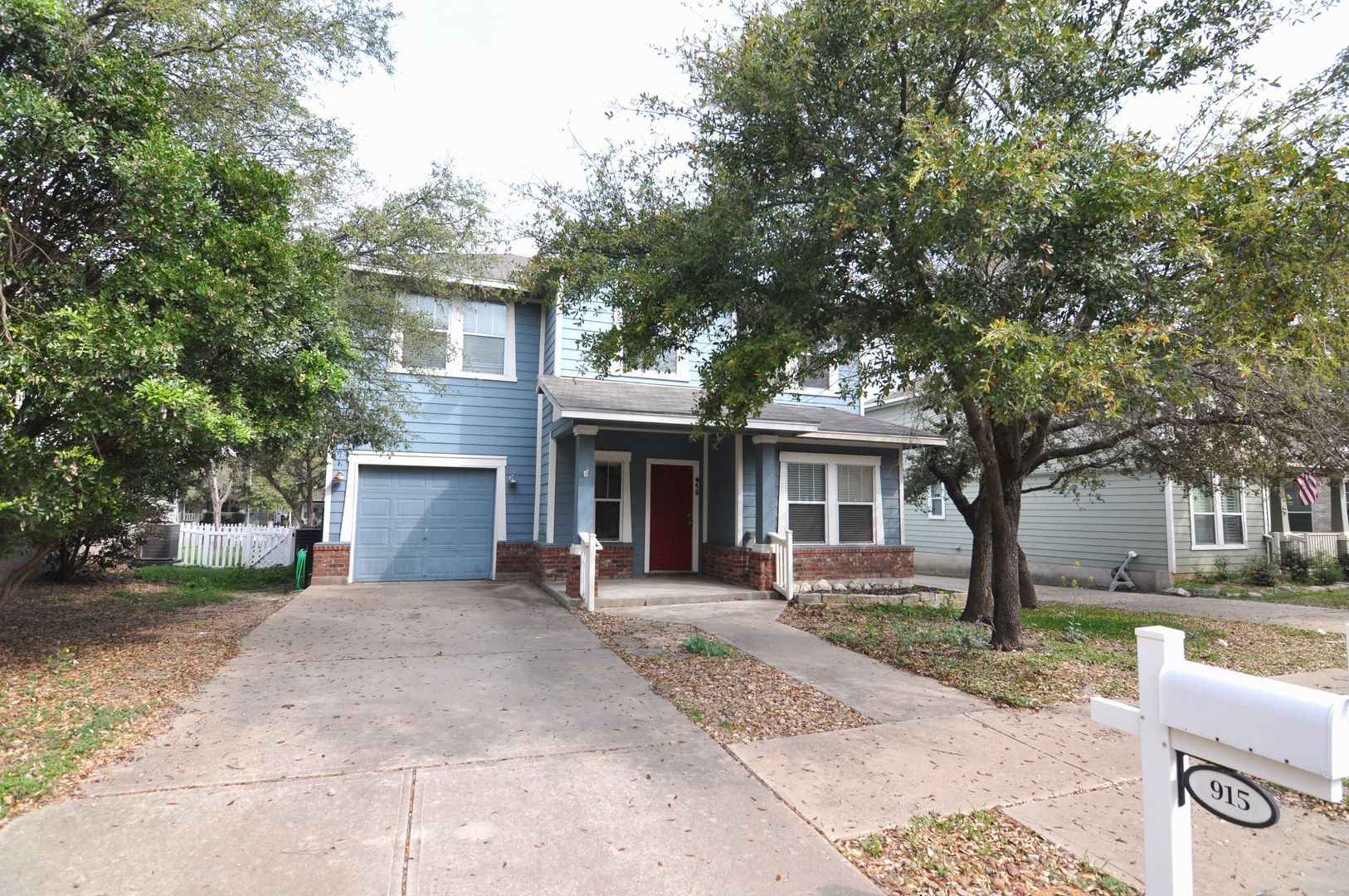 Cedar Park House: 915 Bogart Road