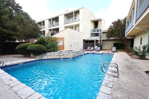 Amazing Condo, Incredible Location! – photo 1
