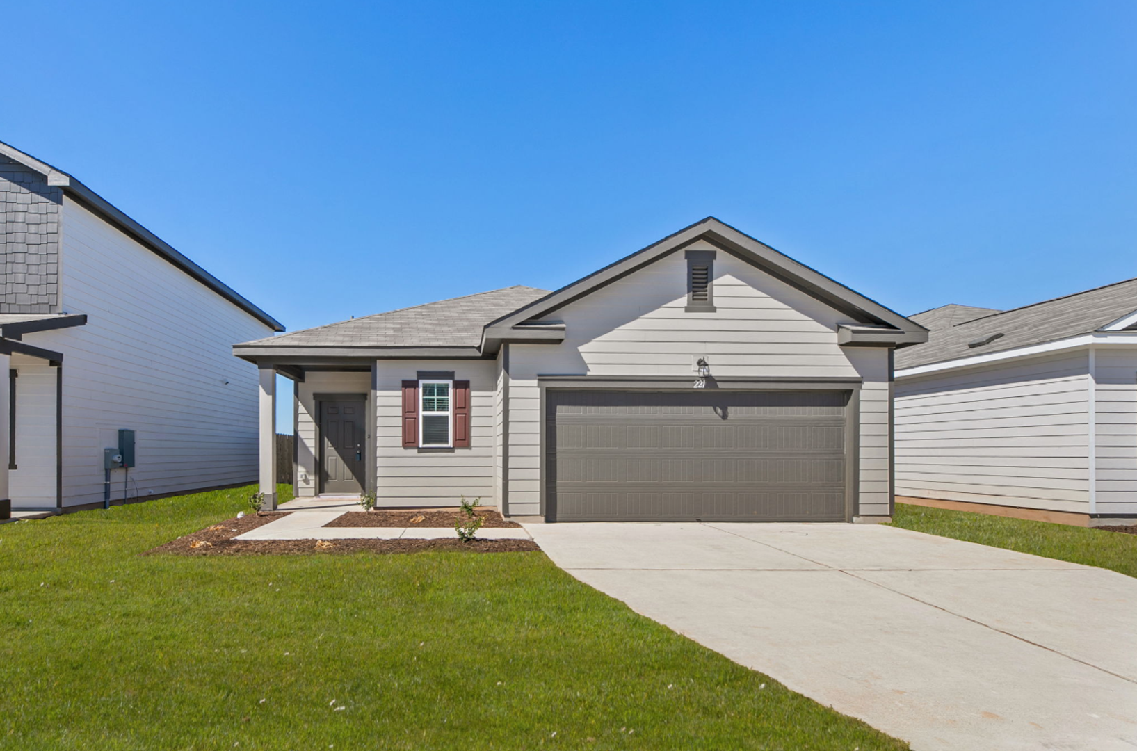 Taylor House: 221 Wilson Springs Lane