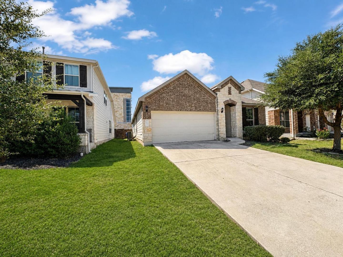 Austin House: 9907 Quercia Dr