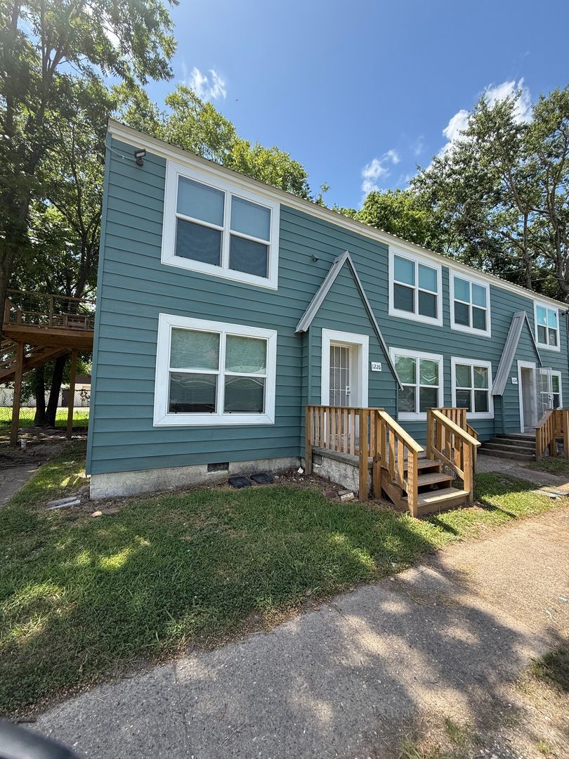 Malvern Apartment: 1226 School Street Unit