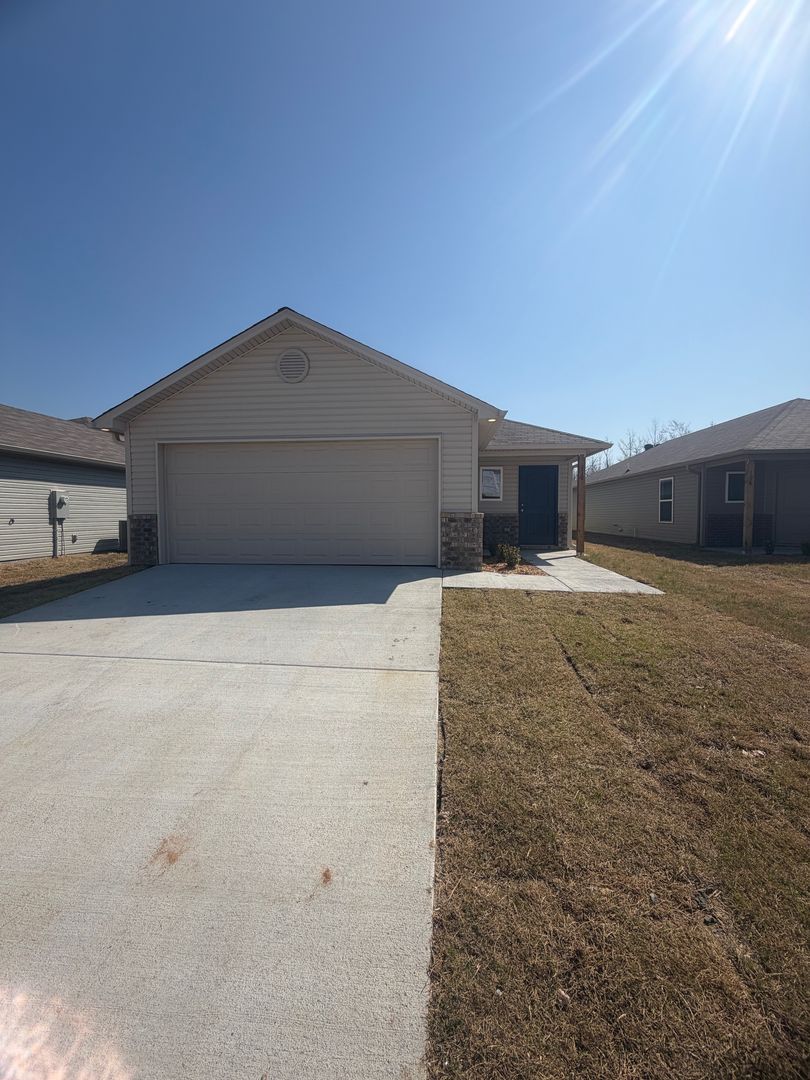 Maumelle House: 110 Sofia Drive