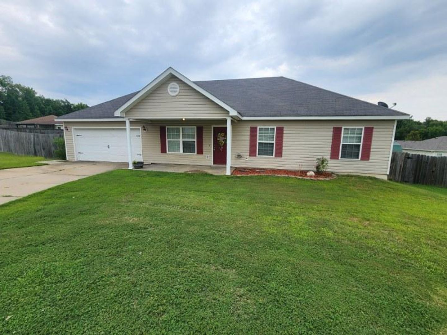Benton House: 1422 Saw Grass Cove