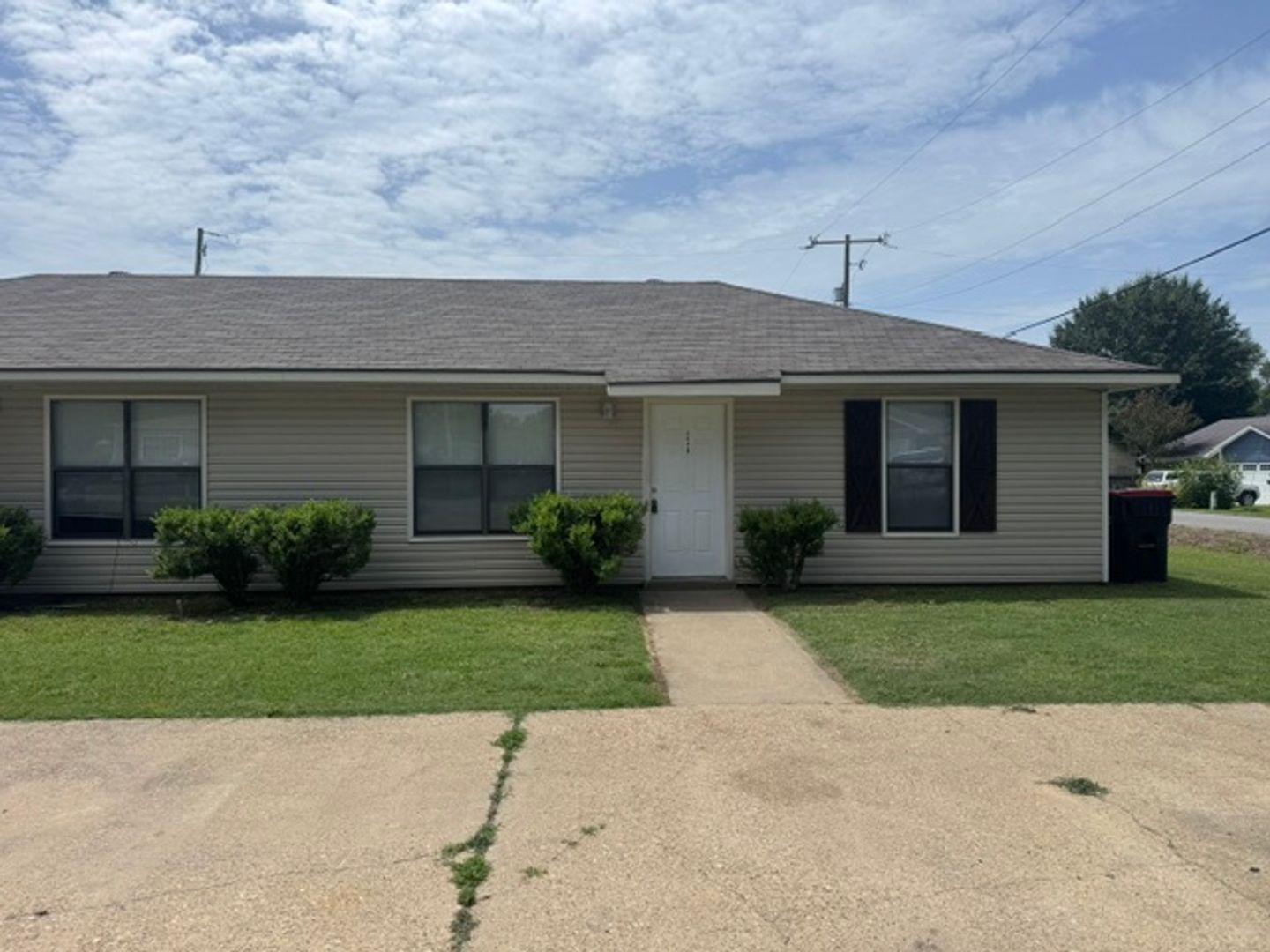 Bryant Apartment: 509 SW 4th Street