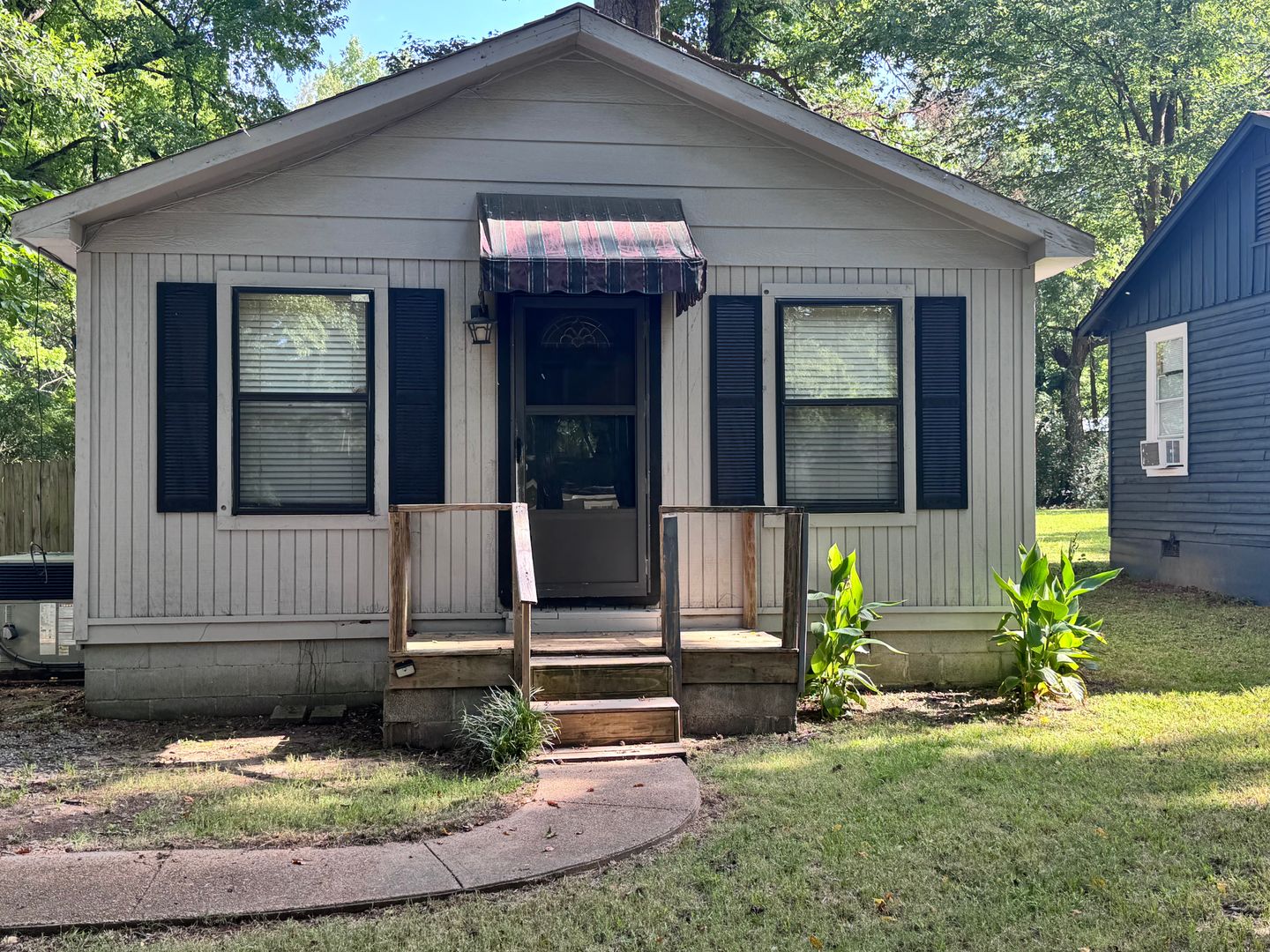 Bryant House: 410 NE 3rd ST