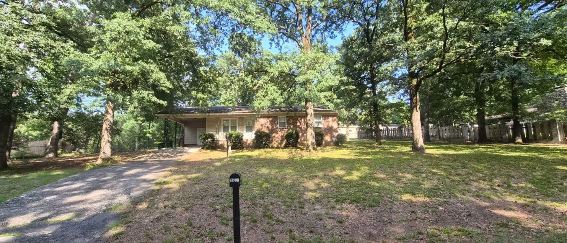 Little Rock House: 15201 McCaleb