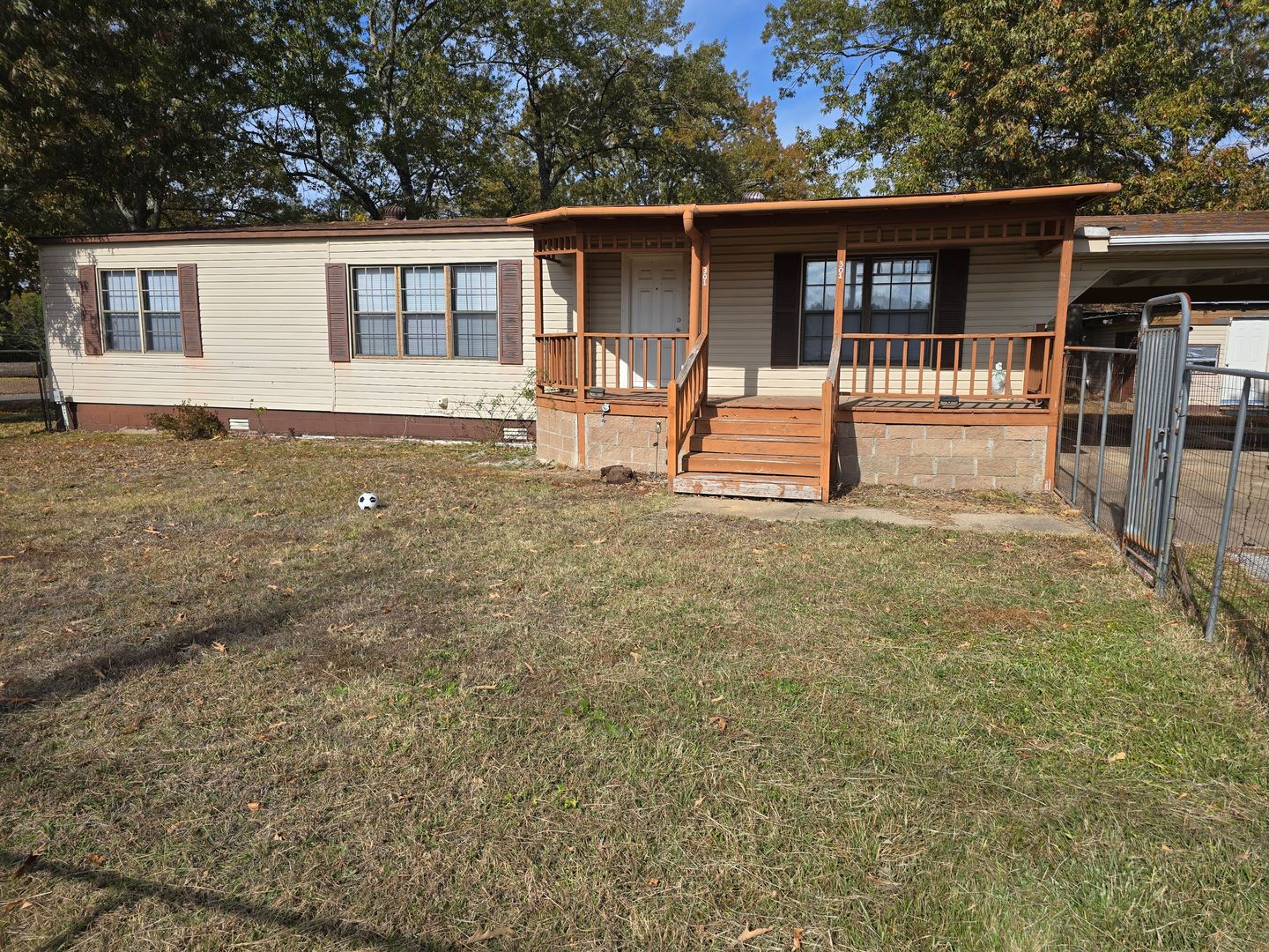 Bryant Apartment: 301 SE 3rd ST