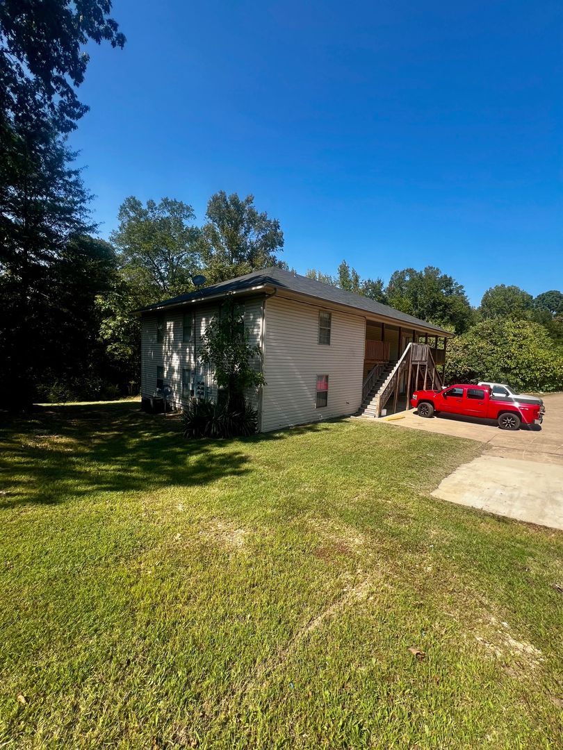 320 &amp; 330 Elmo ST 