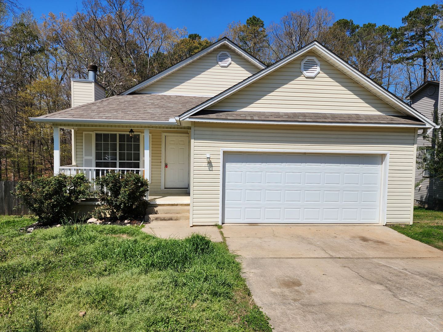 Benton House: 902 Pheasant Cove