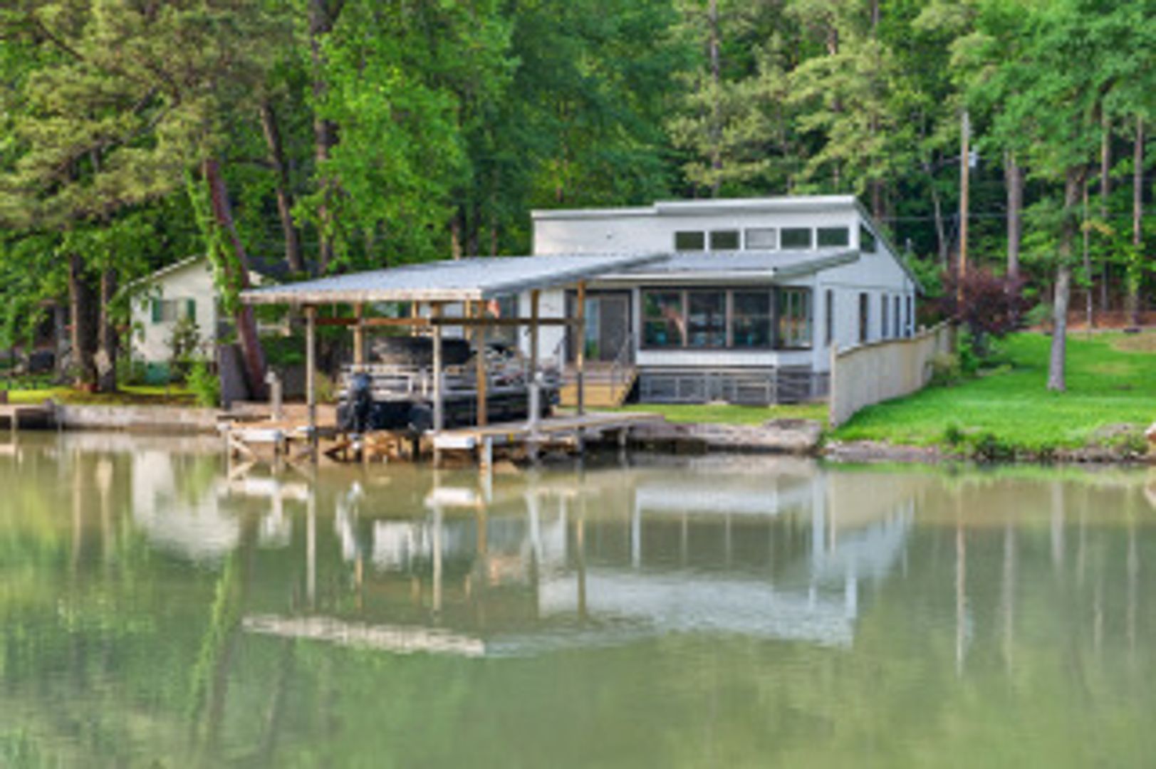 Hot Springs House: 331 Gold Nugget Loop