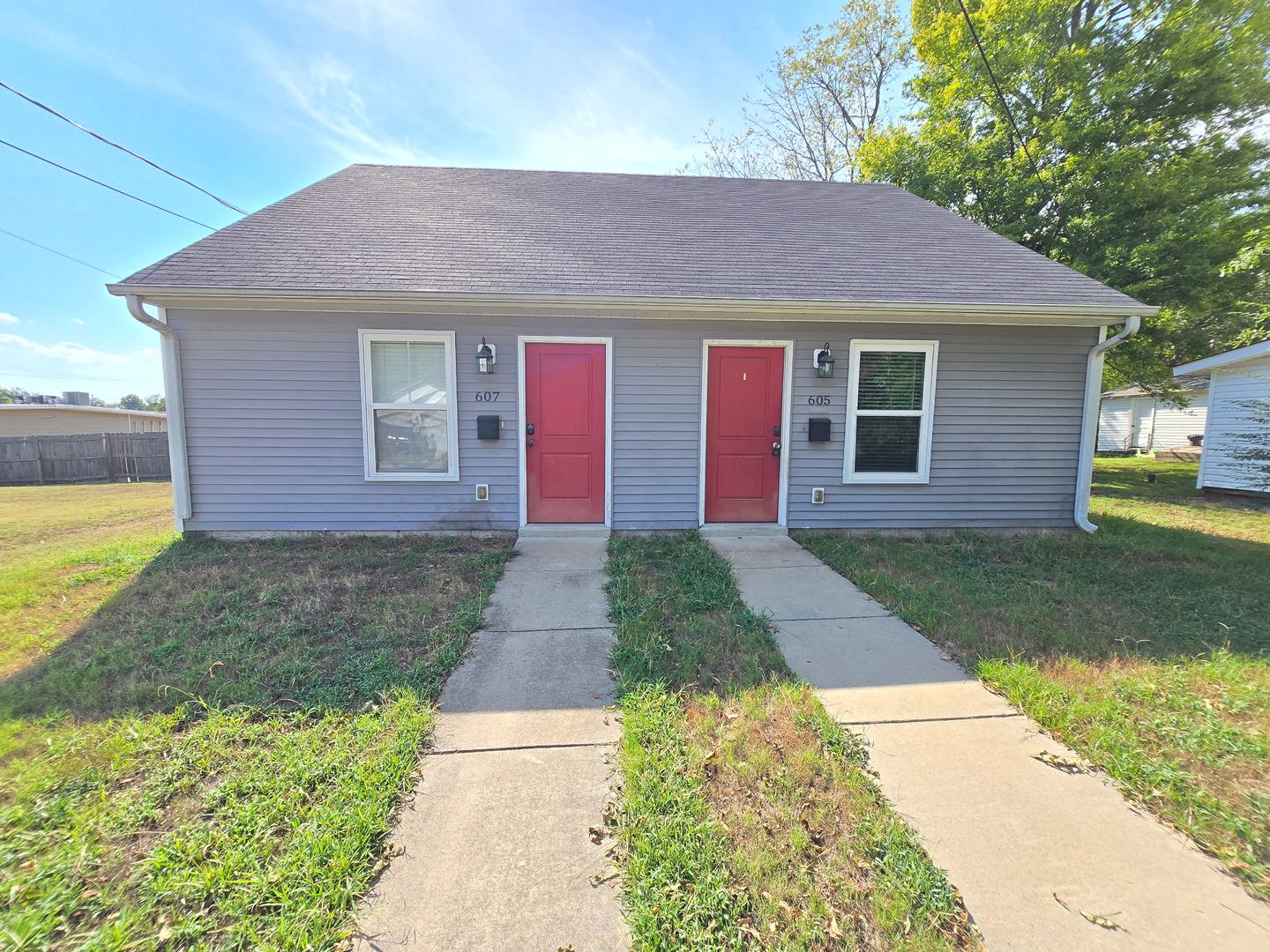 Benton Apartment: 605 & 607 S First St