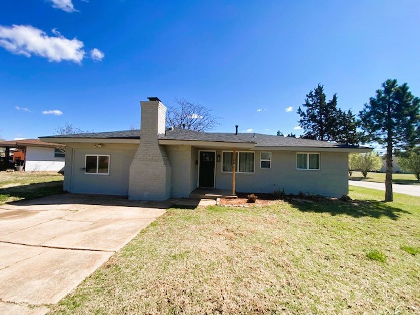 Moore House: 1100 elmhurst