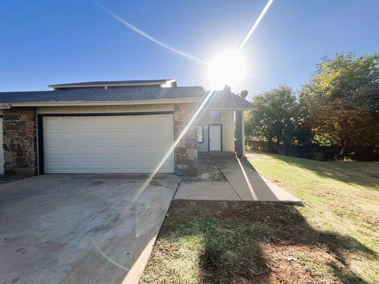 okc Apartment: 10227 Shadowridge