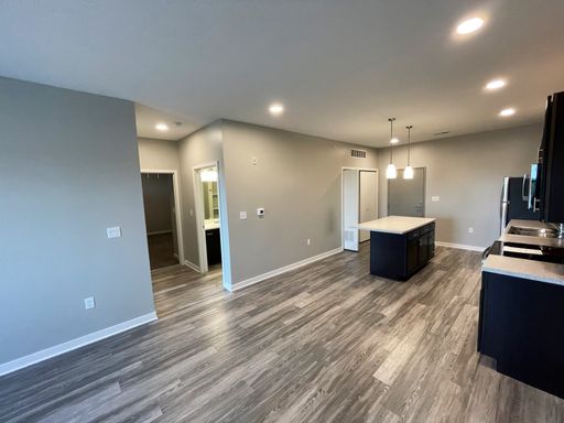 Antelope Tower Apartments Two-bedroom – photo 1