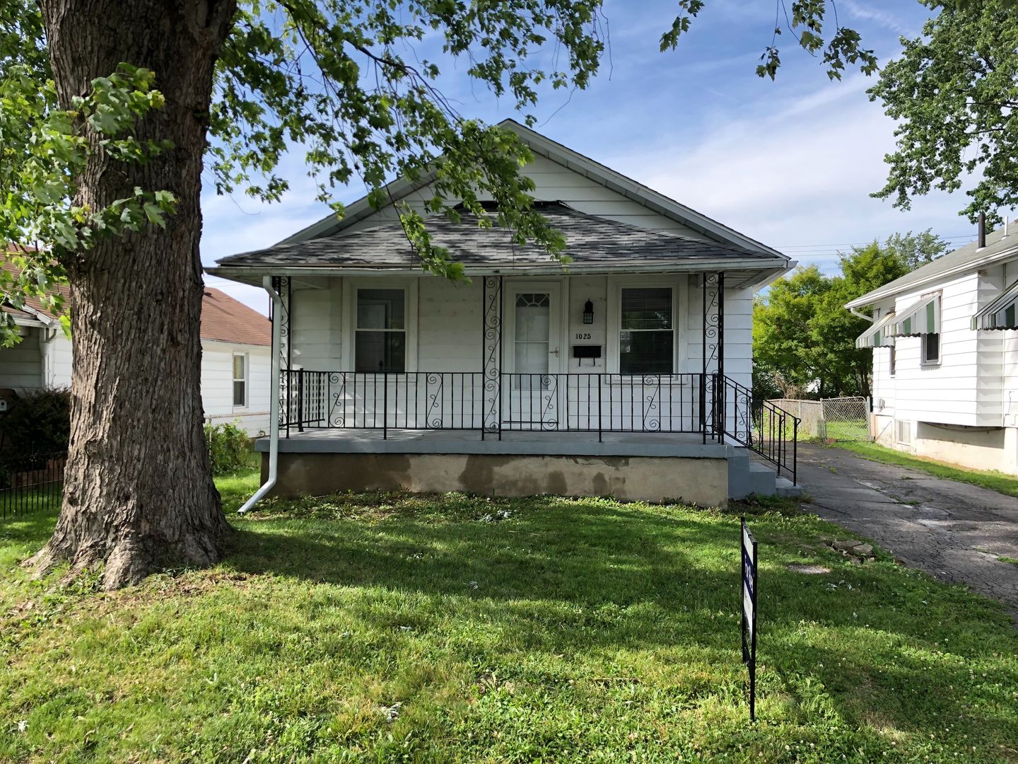 Dayton House: 1025 Weng Dr