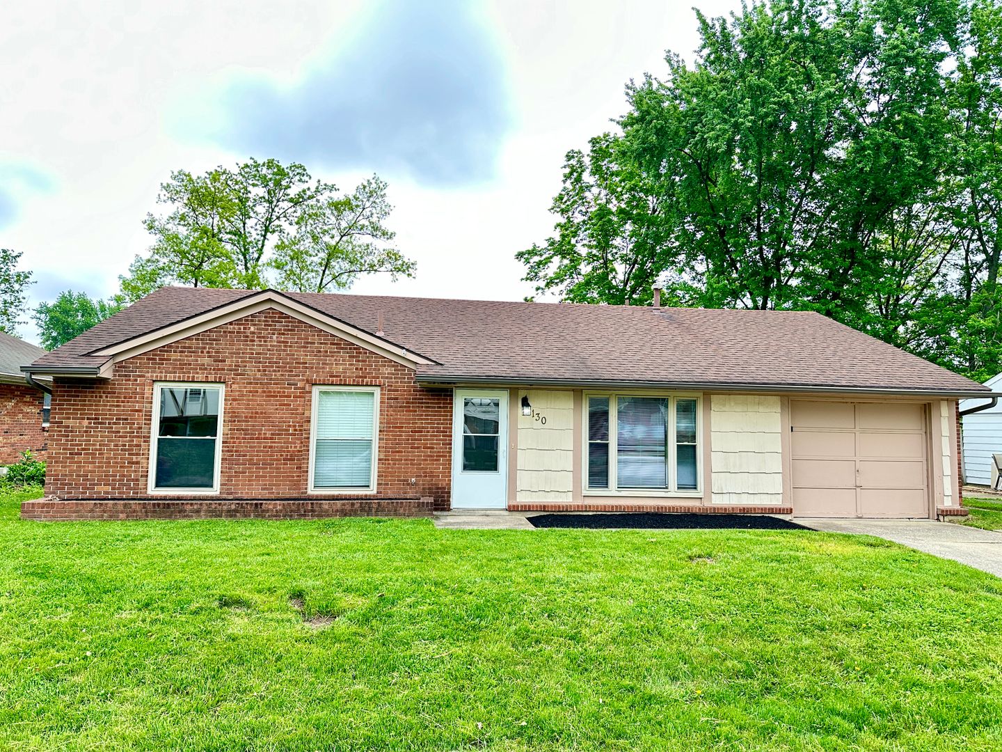 Springboro House: 130 Timberwood Ln