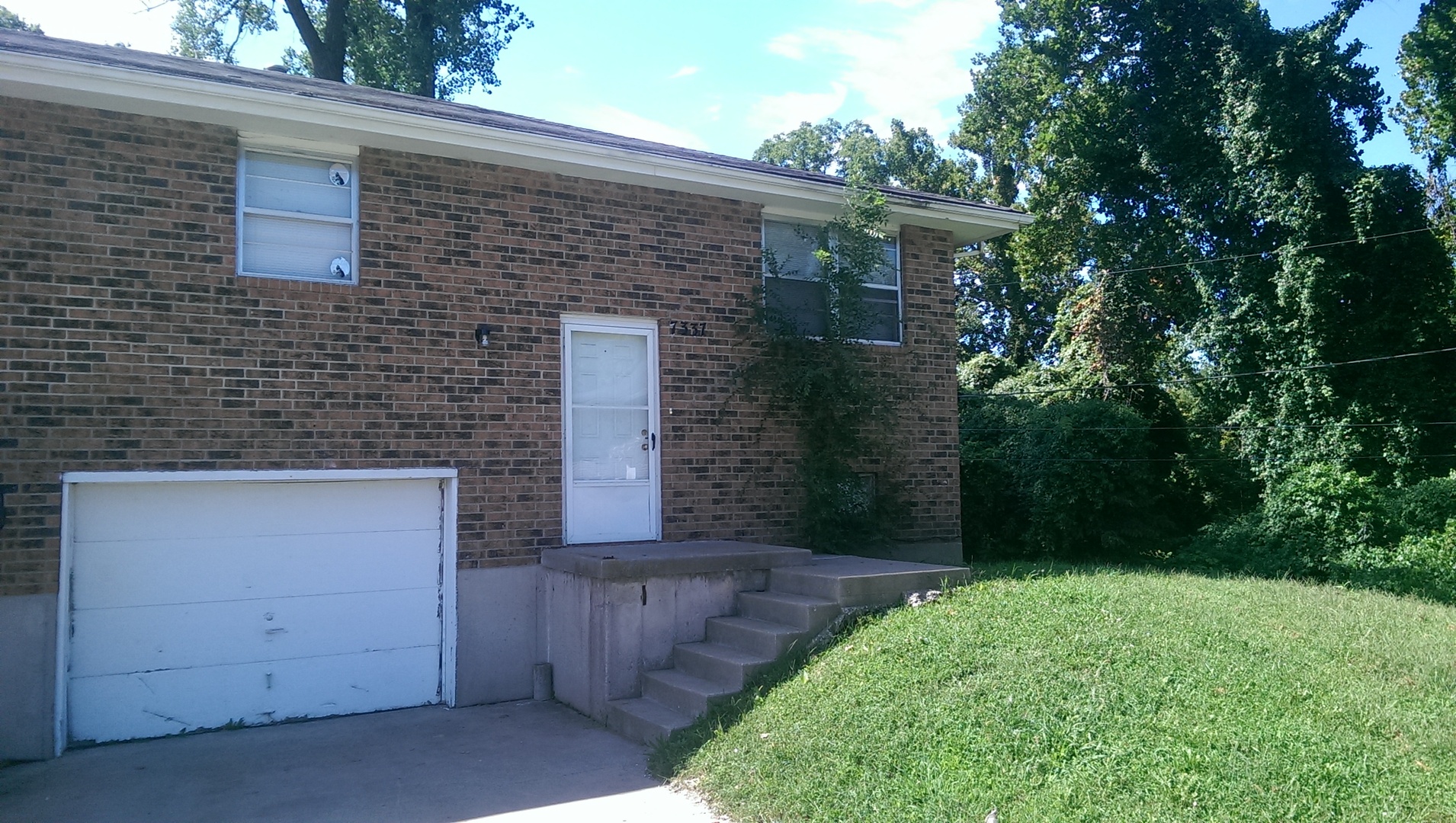 Kansas City House: 7337 Hartford Avenue