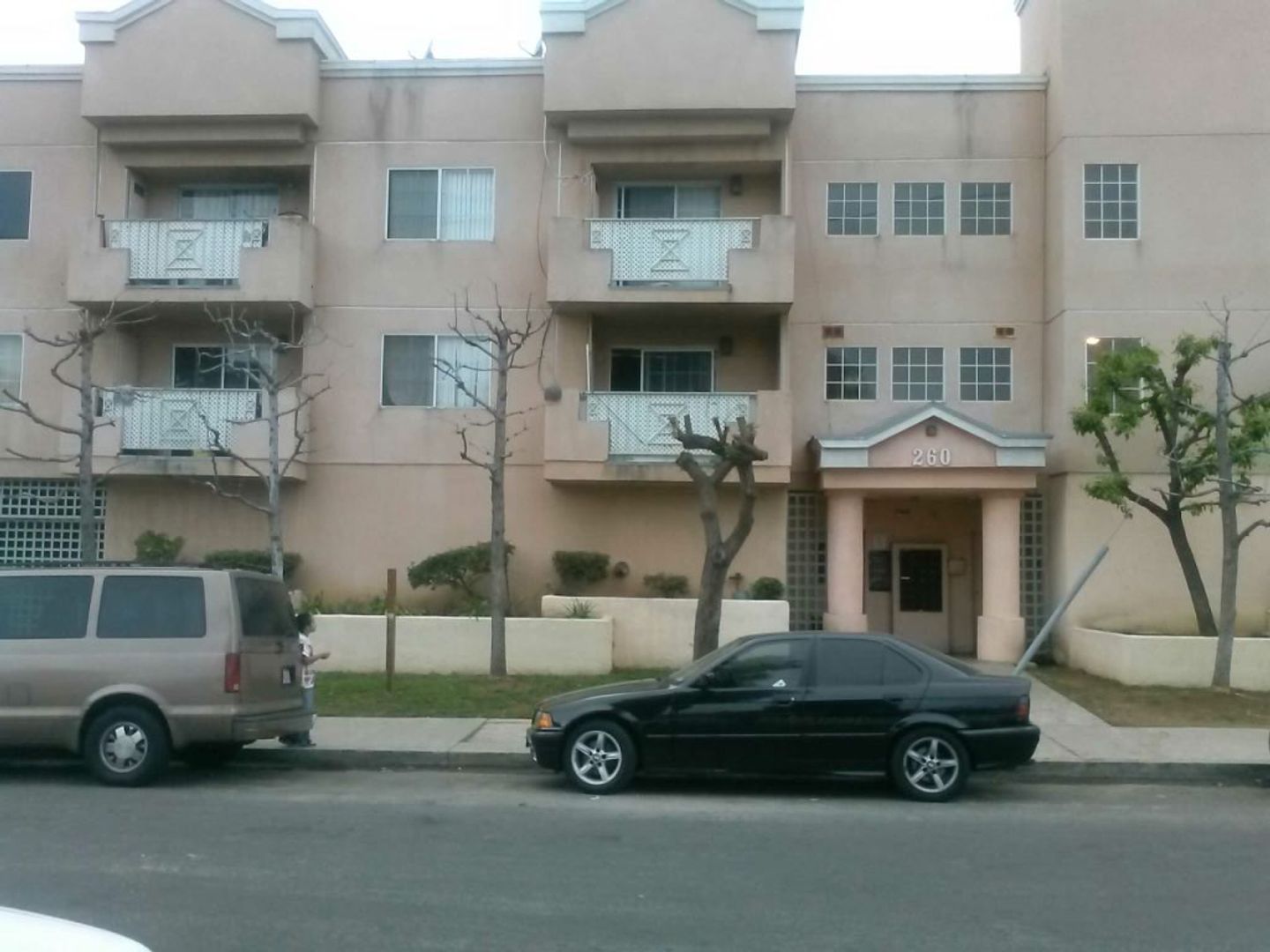 LOS ANGELES Apartment: 260 S AVE . 54TH