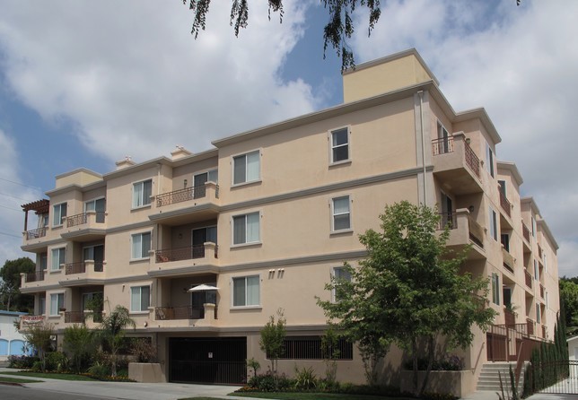 NORTH HOLLYWOOD Apartment: 12047 CALIFA ST.