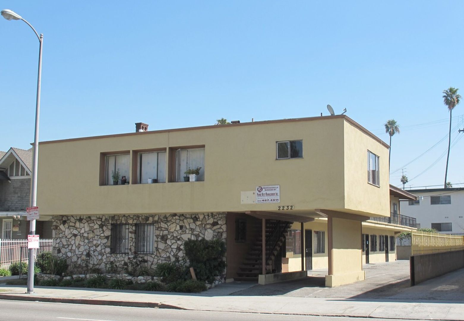 LOS ANGELES Apartment: 2232 S. WESTERN AVE.