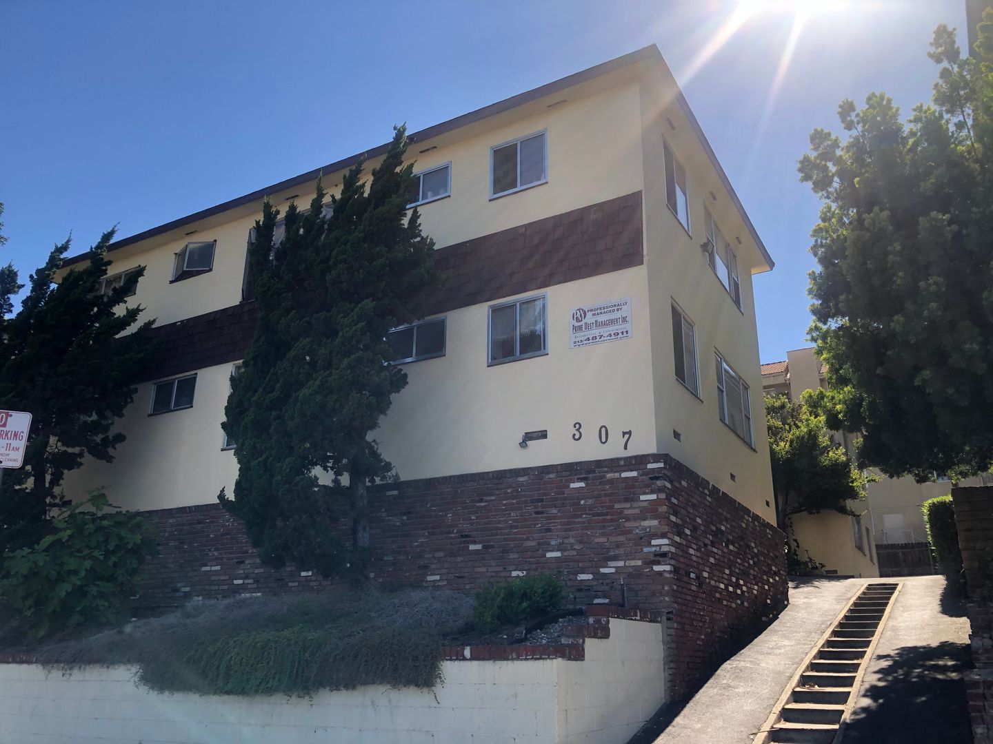 LOS ANGELES Apartment: 307 COMMONWEALTH AVE.