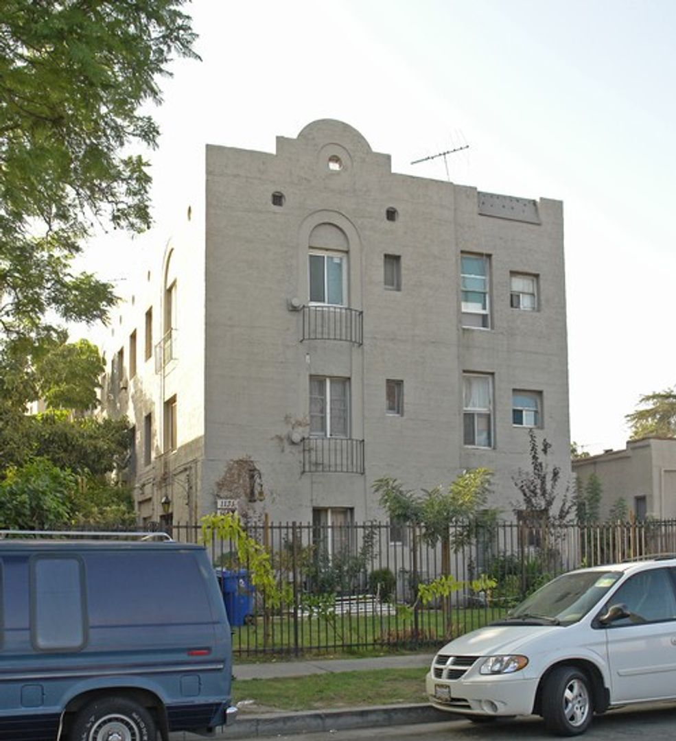 LOS ANGELES Apartment: 1131 LODI PLACE