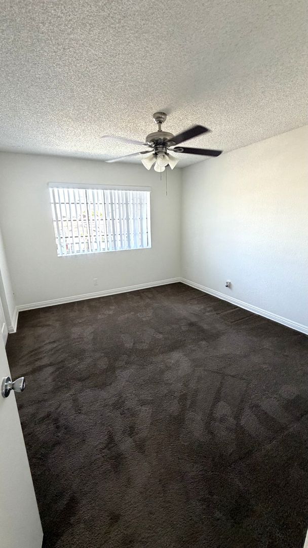 HAWTHORNE Apartment: 13621 CERISE APT.
