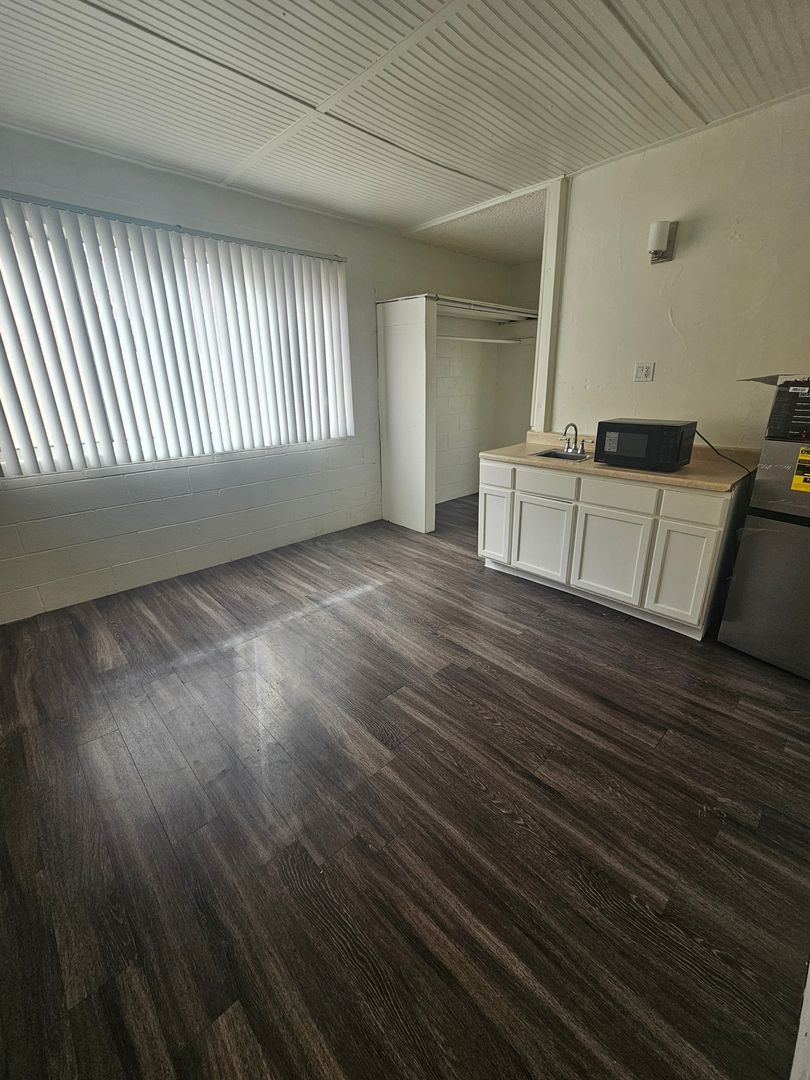 LOS ANGELES Apartment: 1601-1609 BELOIT AVE