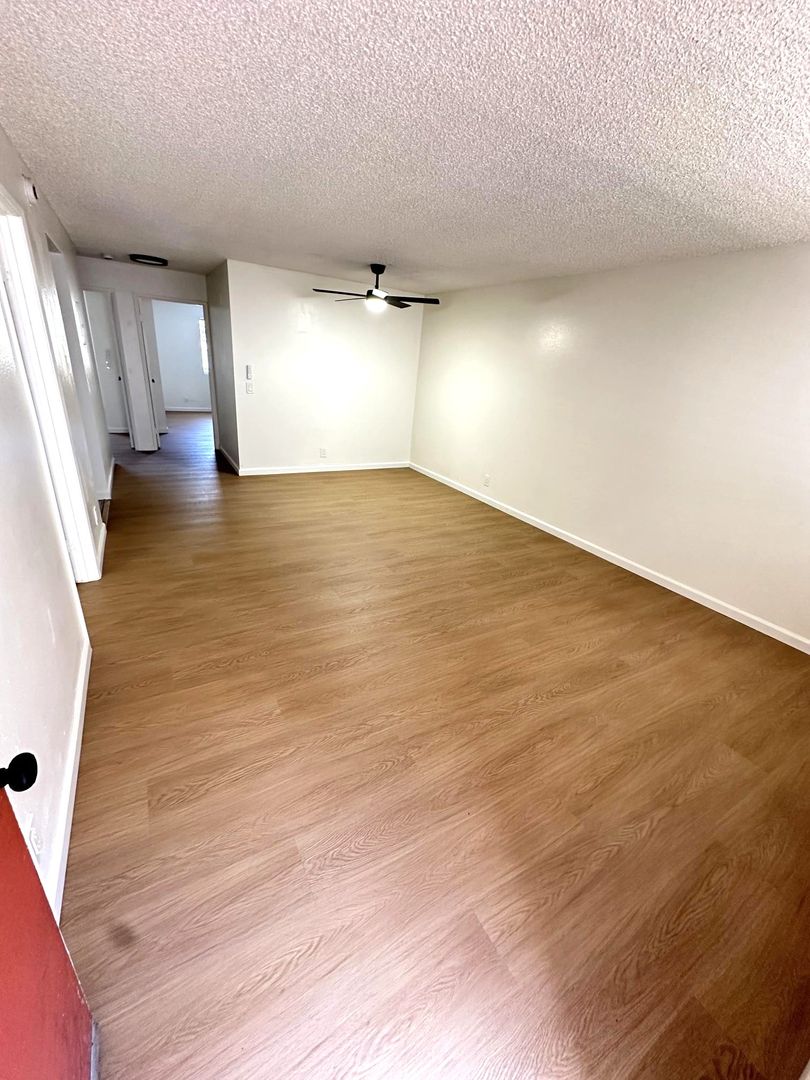 LOS ANGELES Apartment: 236/238 AVE 55