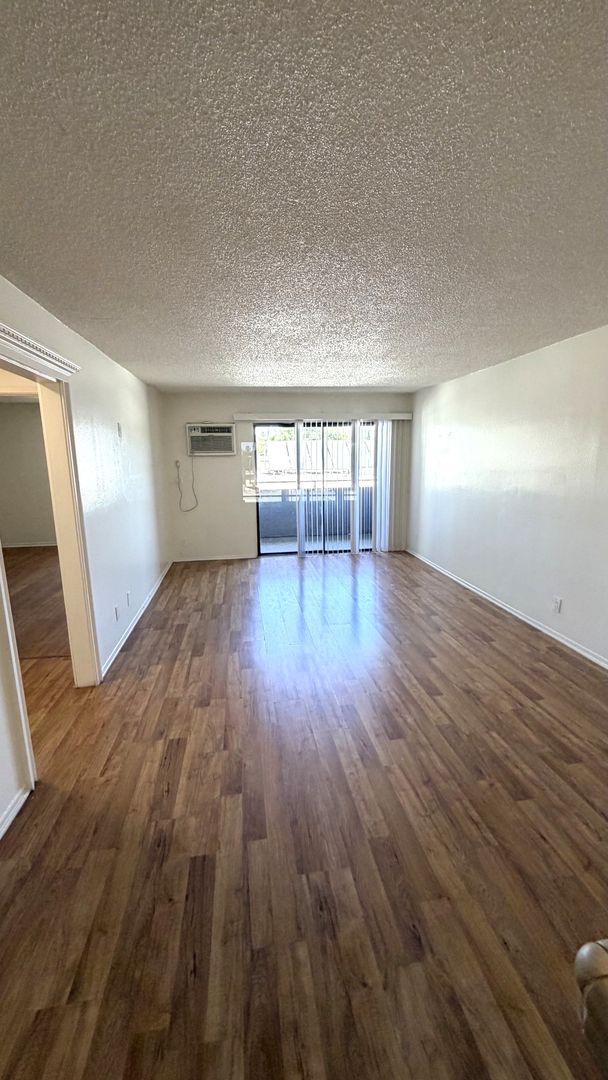 VAN NUYS Apartment: 6726 WOODLEY AVE
