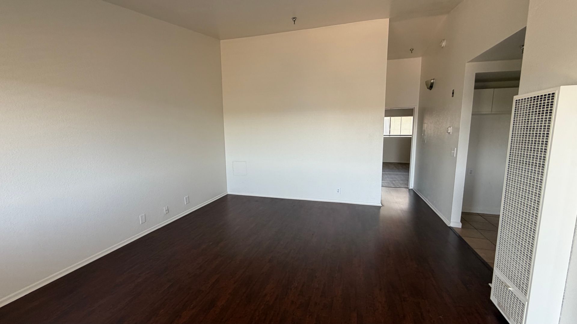 HAWTHORNE Apartment: 13528 LEMOLI AVE