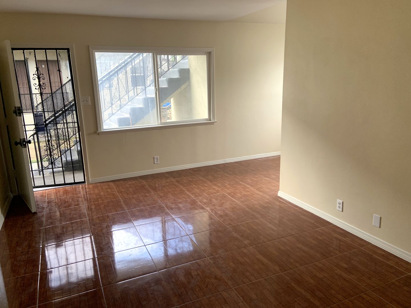 LOS ANGELES Apartment: 11419-11421 NEW HAMPSHIRE AVE