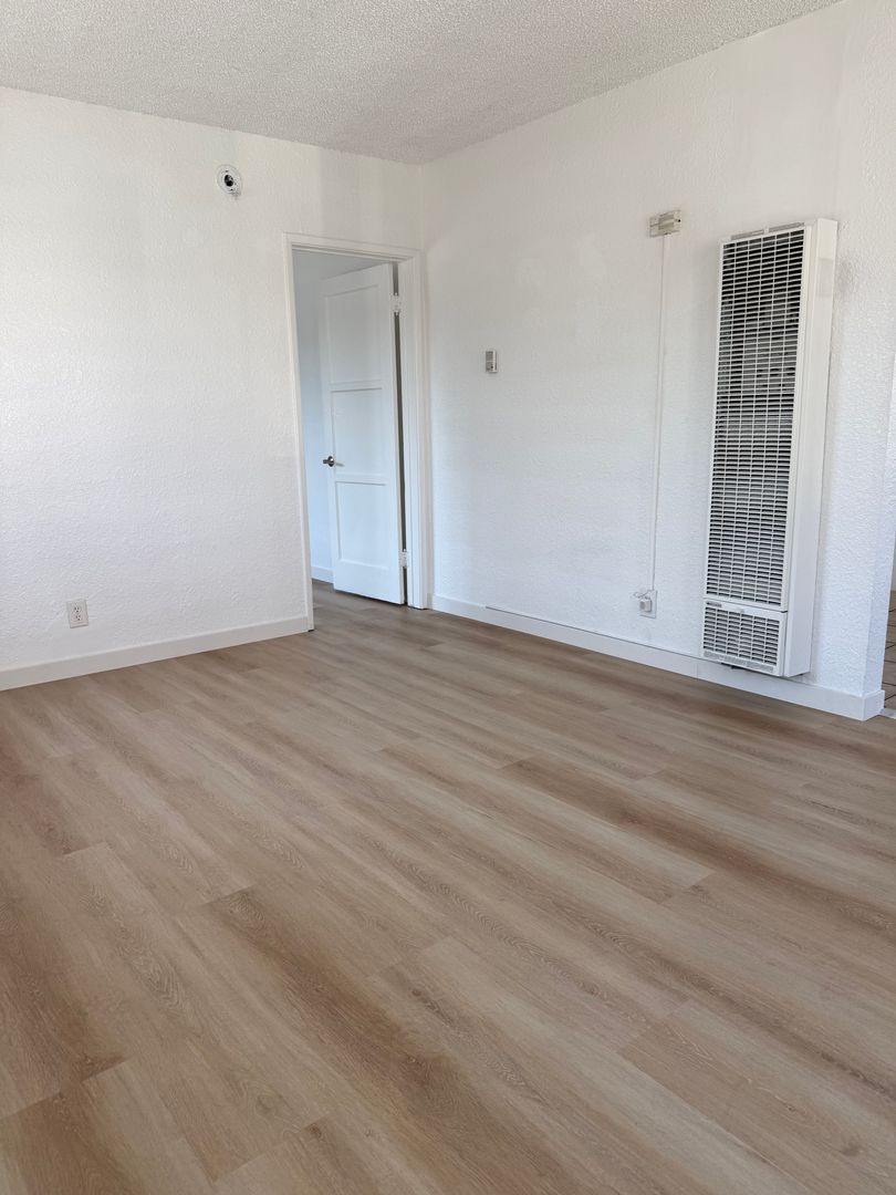 MONTEBELLO Apartment: 100-140 ROSELANE