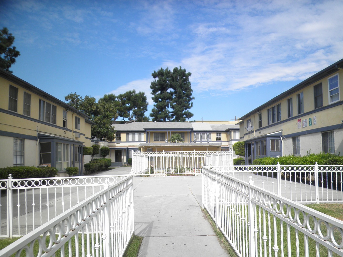 NORTH HOLLYWOOD Apartment: 6101 CLYBOURN