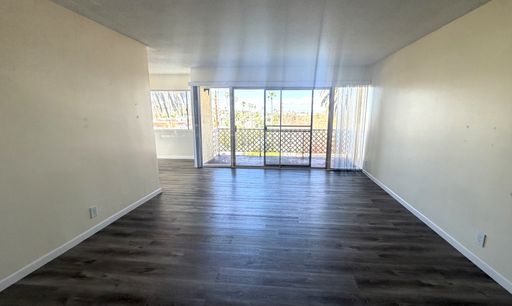 Spacious 3 Bed / 2 Bath – Coastal San Pedro Living – photo 1