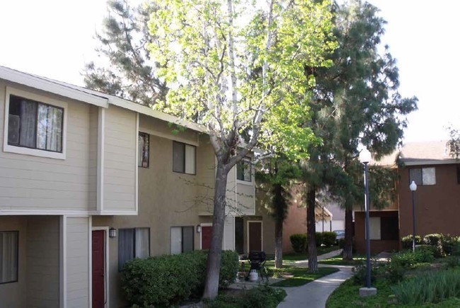 CANYON COUNTRY Apartment: 27077 HIDAWAY AVE