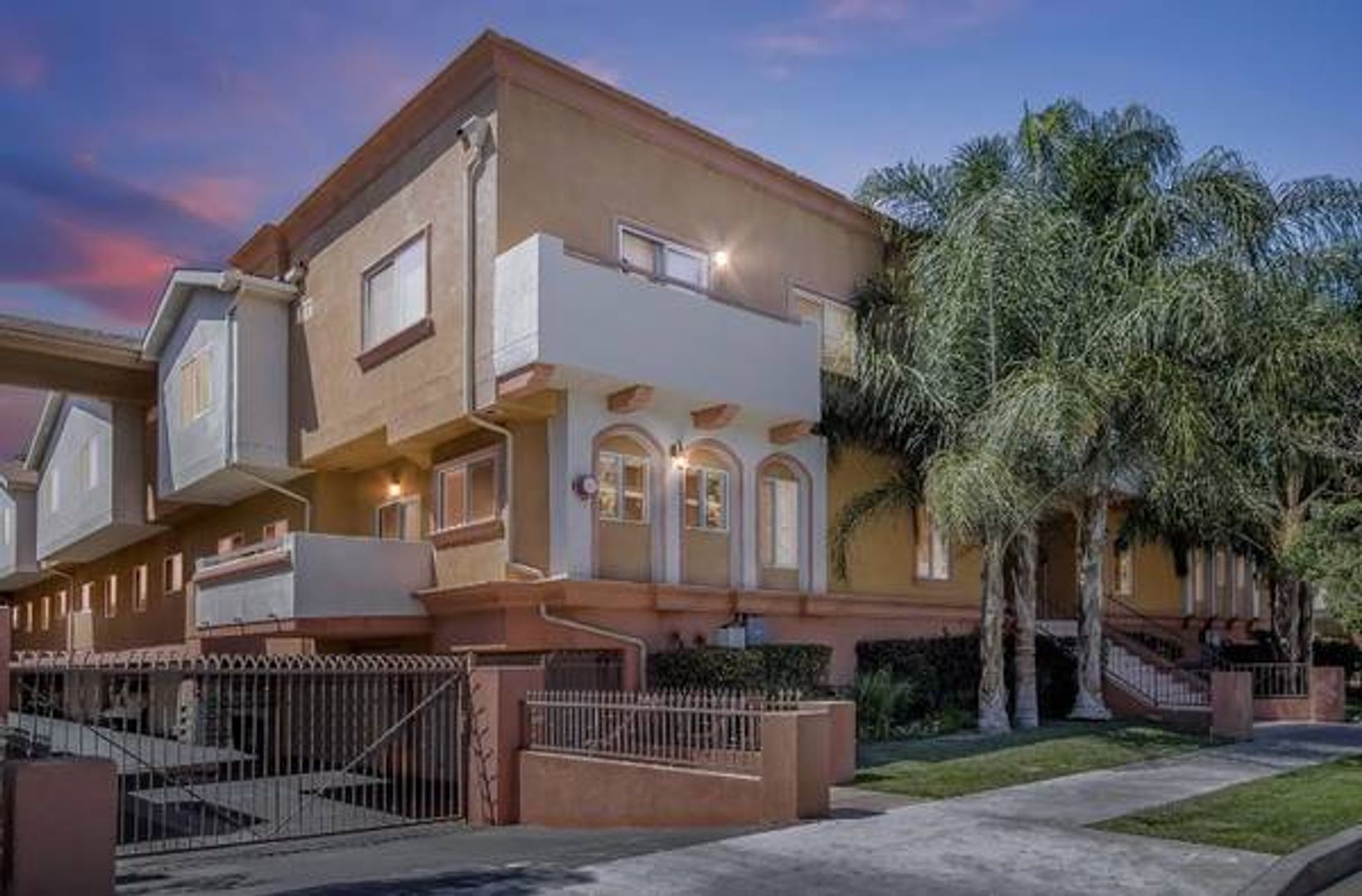 NORTH HILLS Apartment: 9001-9009 BURNET AVE