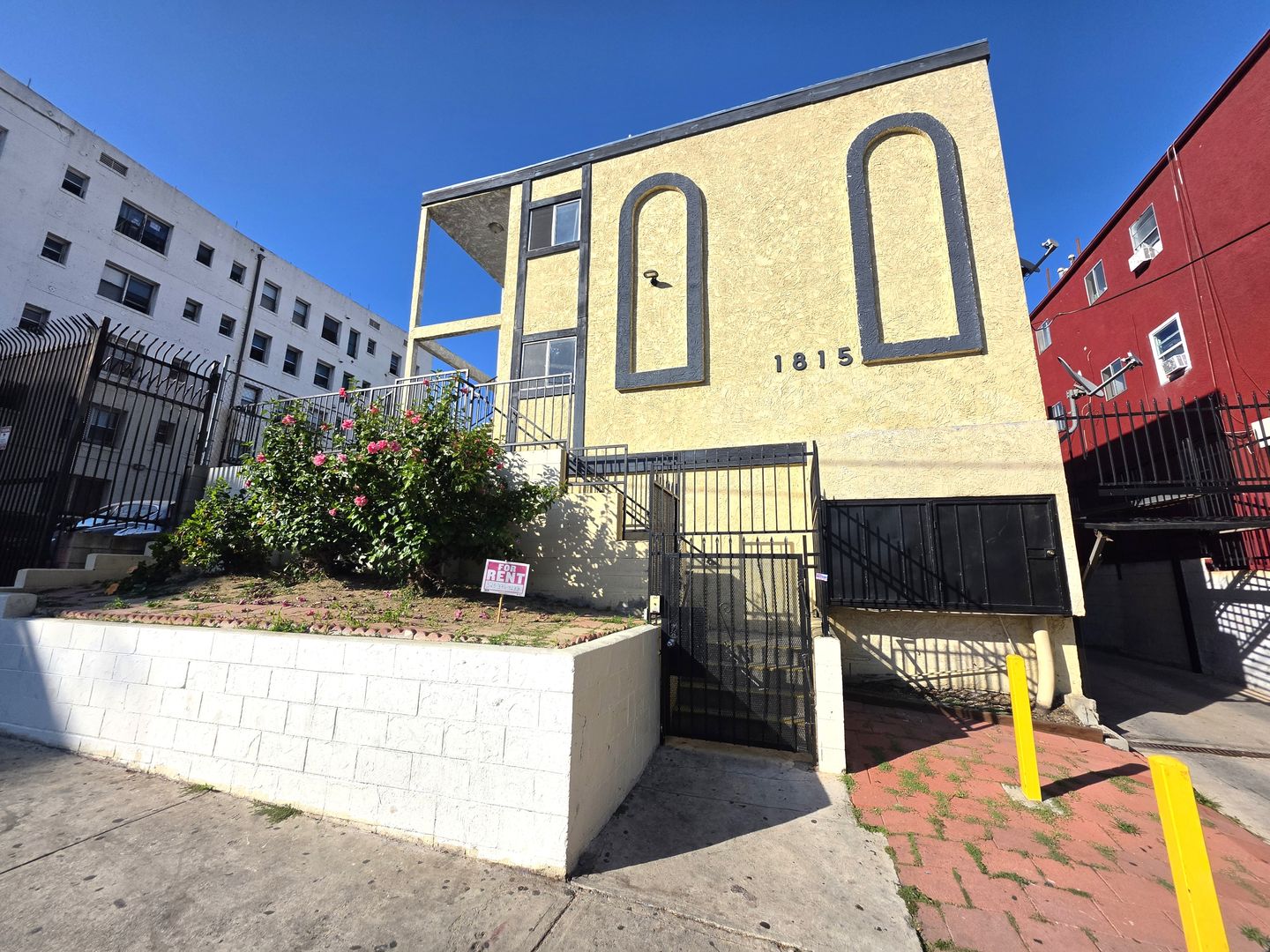 LOS ANGELES Apartment: 1815 5TH ST.