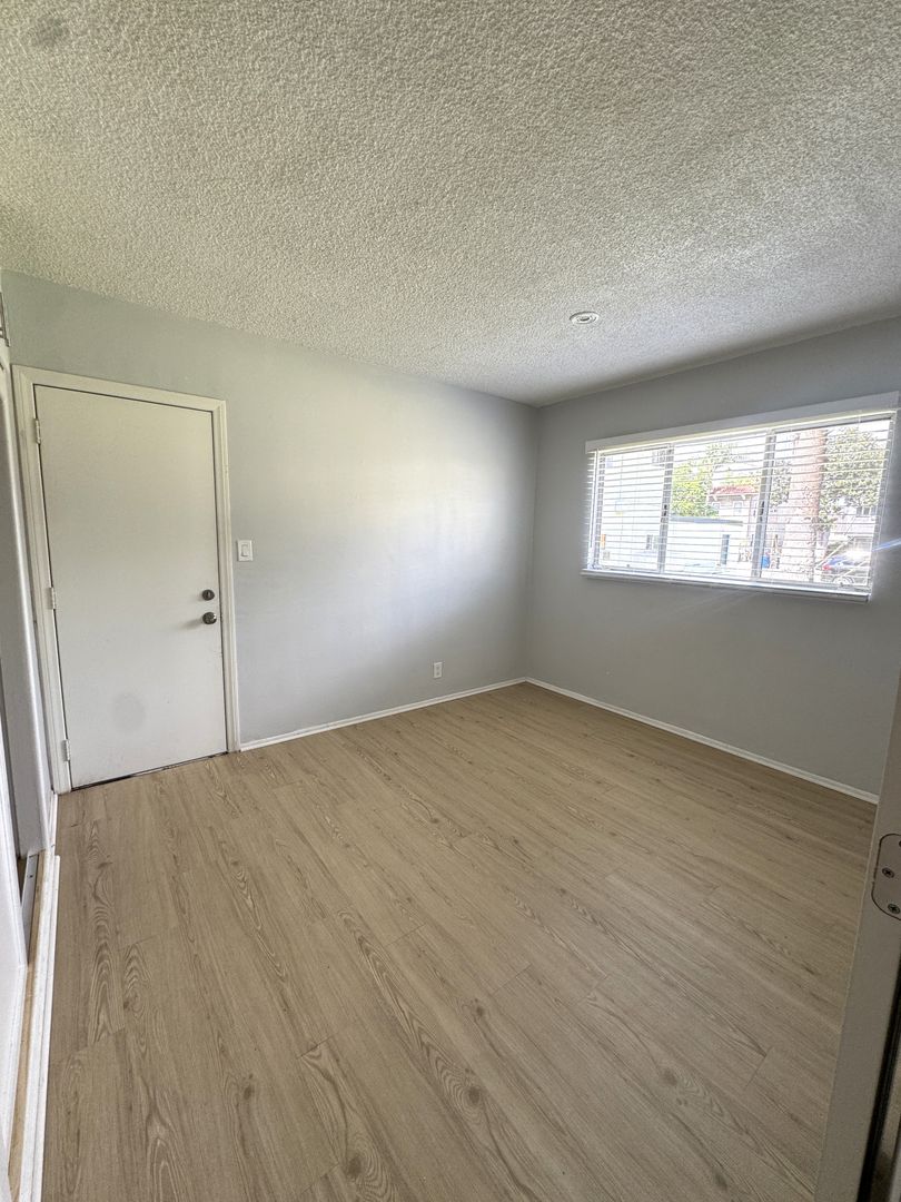 LONG BEACH Apartment: 956 MAGNOLIA AVE
