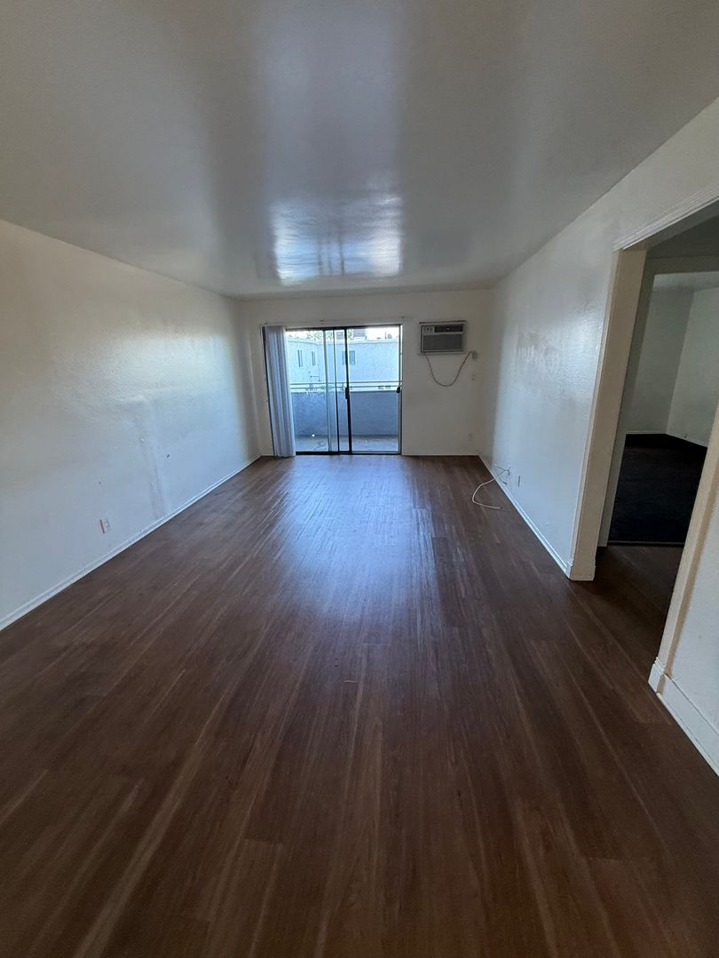VAN NUYS Apartment: 6726 WOODLEY AVE
