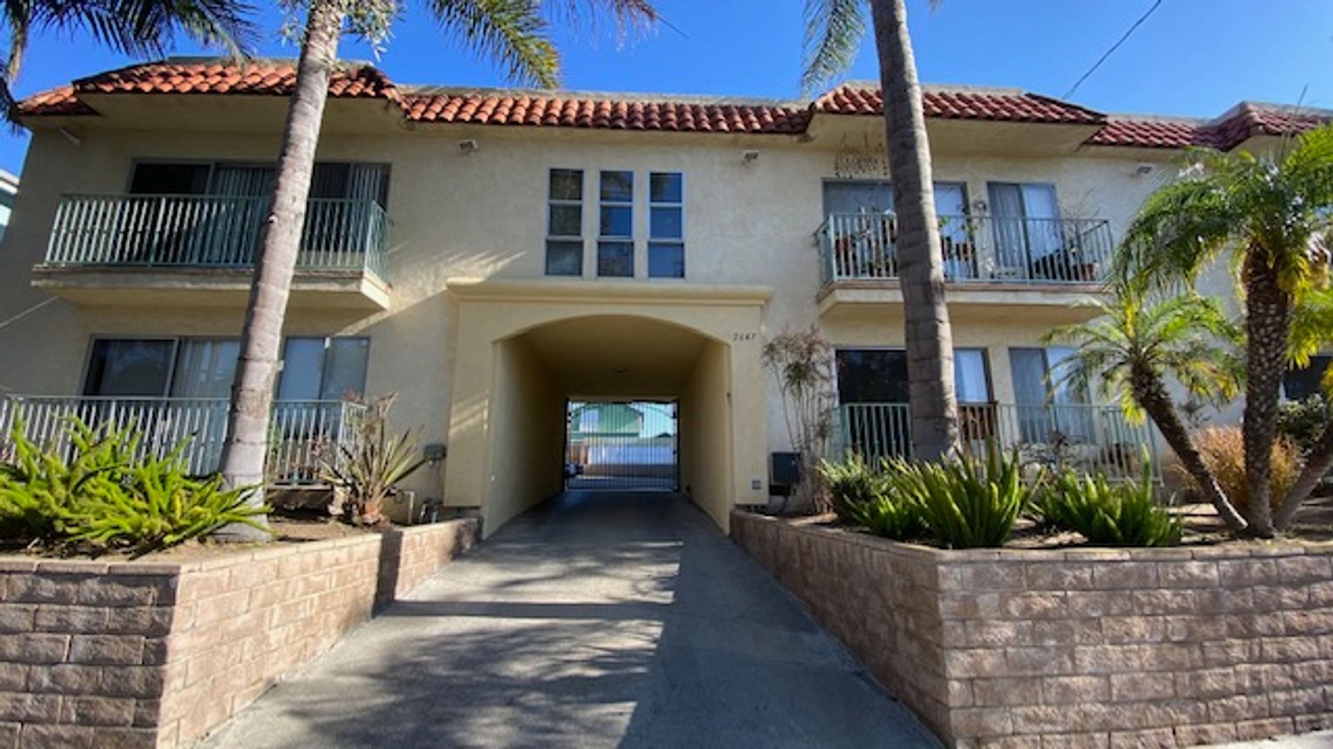 SANTA MONICA Apartment: 2647 6TH ST