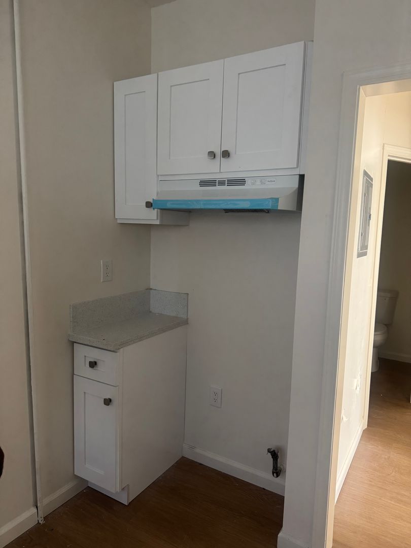 LOS ANGELES Apartment: 7501 S. CENTRAL AVE.